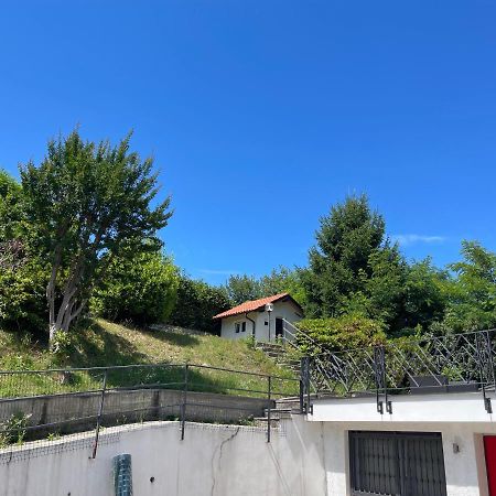 La casetta dalla porta rossa Nebbiuno Esterno foto