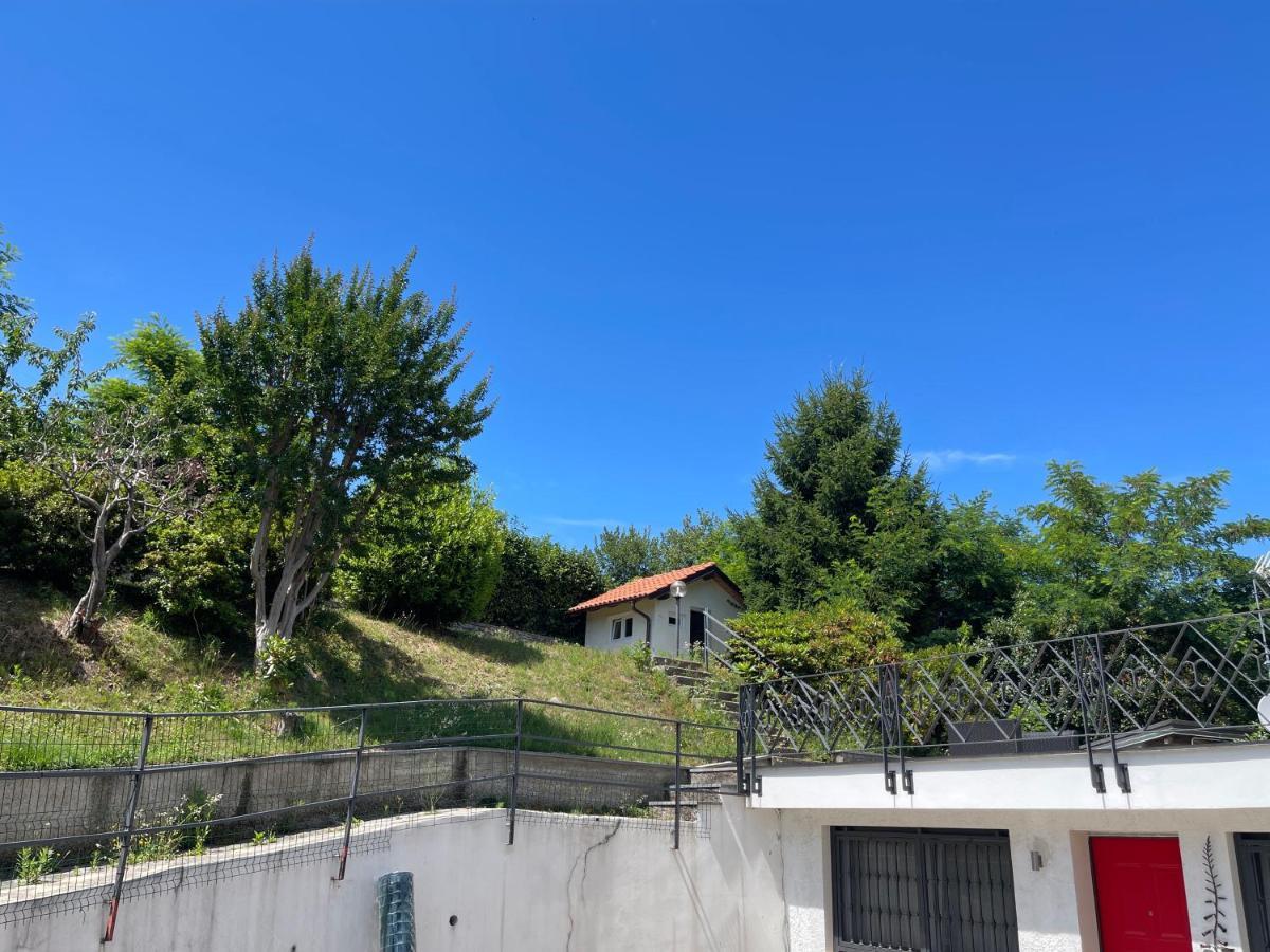 La casetta dalla porta rossa Nebbiuno Esterno foto